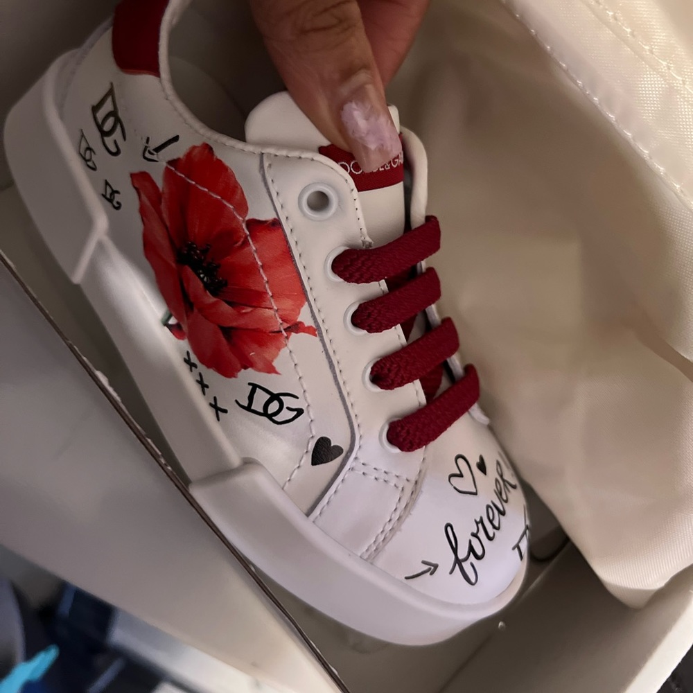 LACE UP W POPPY AND GRAFITTI SNEAKER    
  Dolce&Gabbana